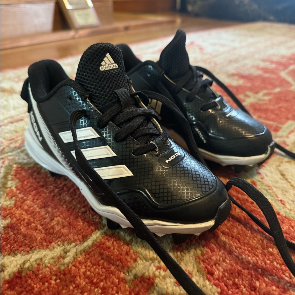 Adidas icon baseball cleats